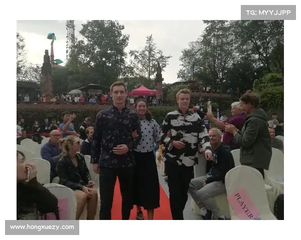 成网赛事_蓉城网坛盛宴，挥拍点燃激情对决